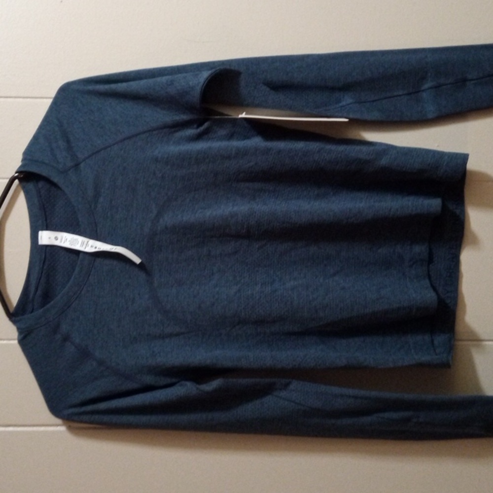 Lululemon,dark blue long sleeves shirt